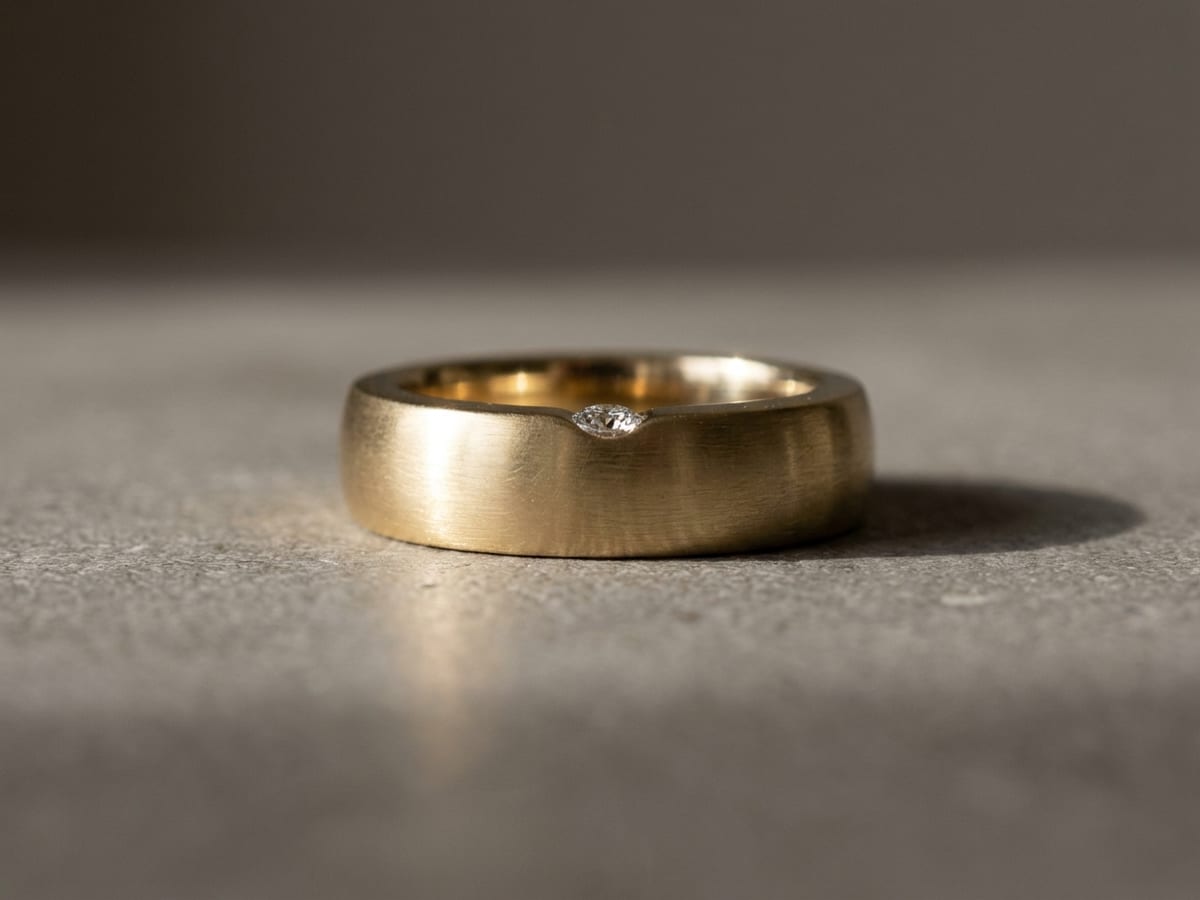 Innenseite des Bandrings mit sichtbarer Punze