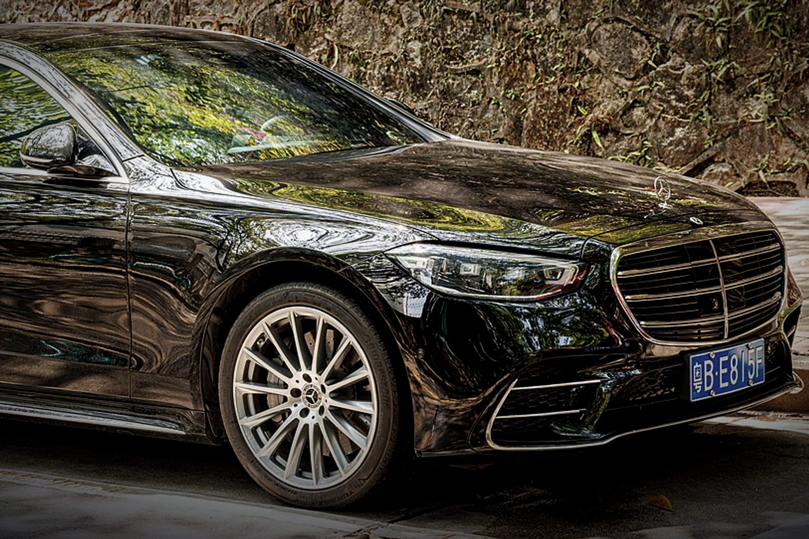 Mercedes-Benz S-Klasse, Luxuslimousine — Aussenansicht